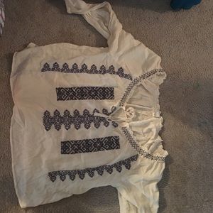 American Eagle peasant top with 3/4 sleeves.